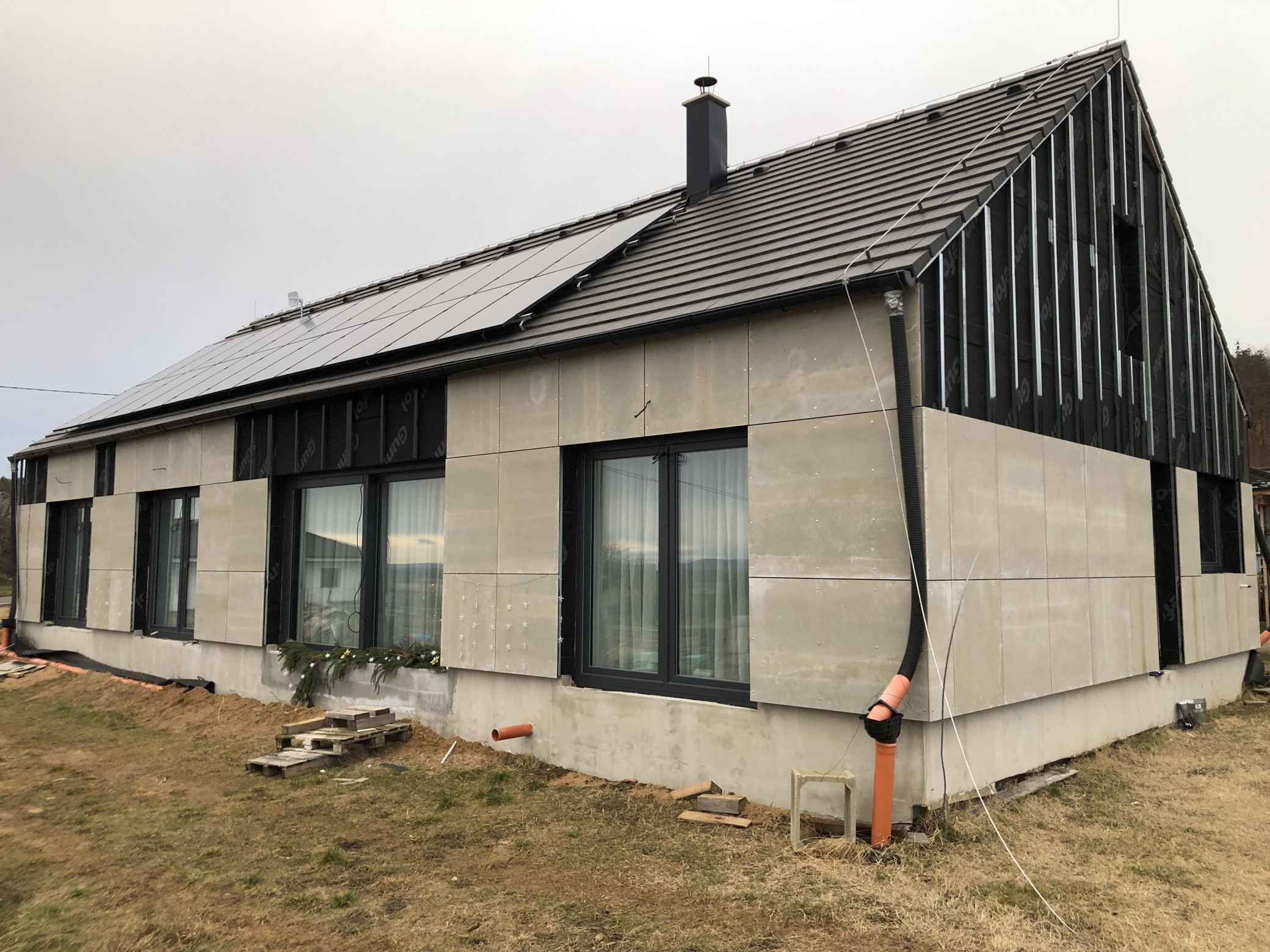 Rodinn&eacute; domy s odvětranou fas&aacute;dou