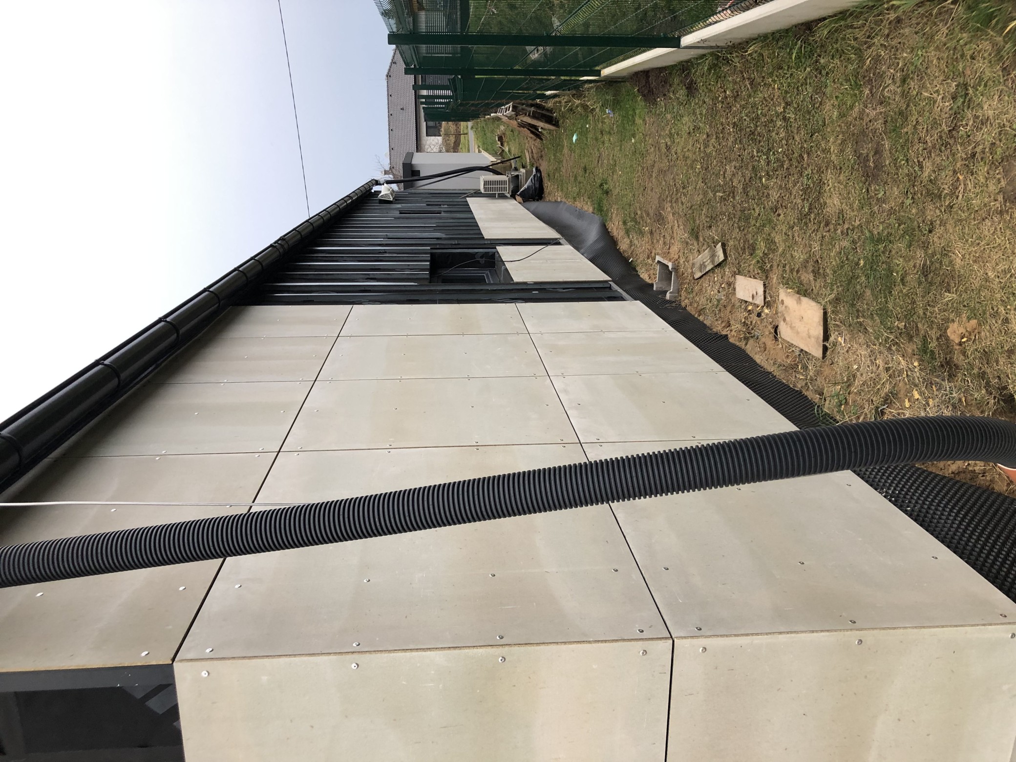 Rodinn&eacute; domy s odvětranou fas&aacute;dou